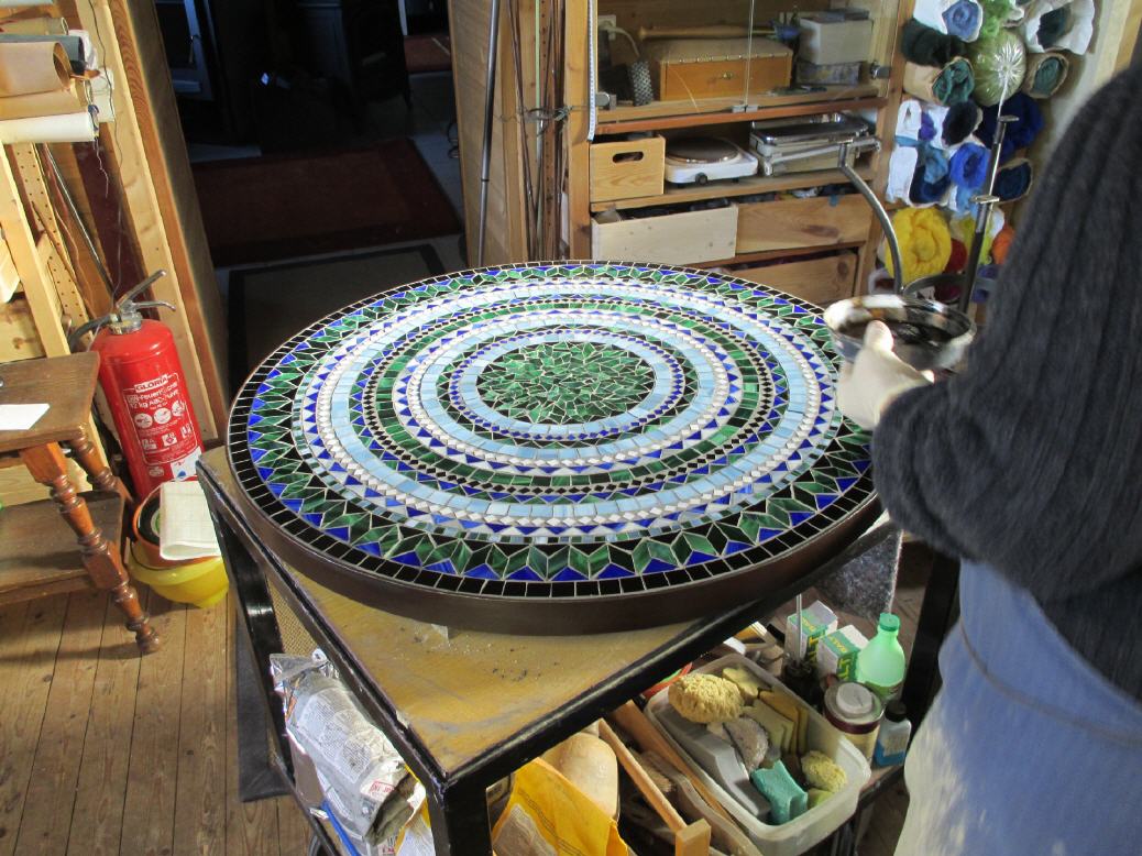Runder Mosaiktisch Durchmesser ca. 70 cm